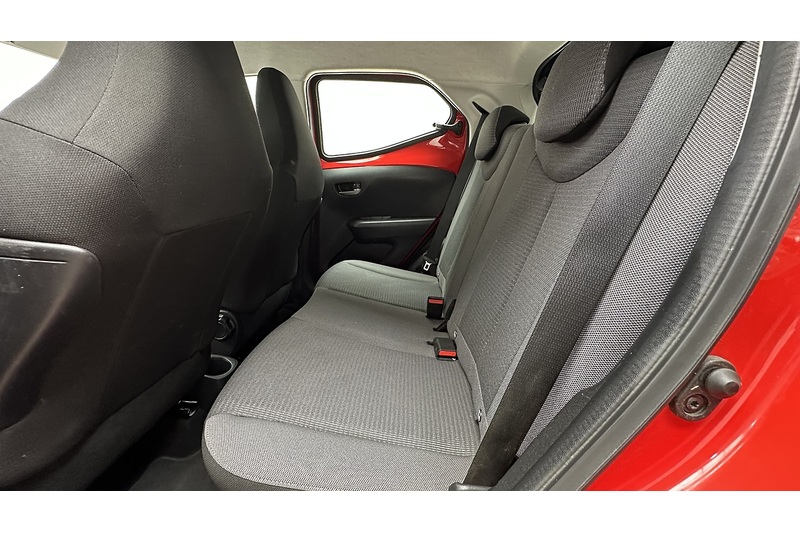 Toyota AYGO VVT-i x-play - U1276