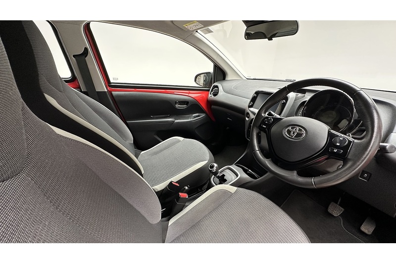 Toyota AYGO VVT-i x-play - U1276