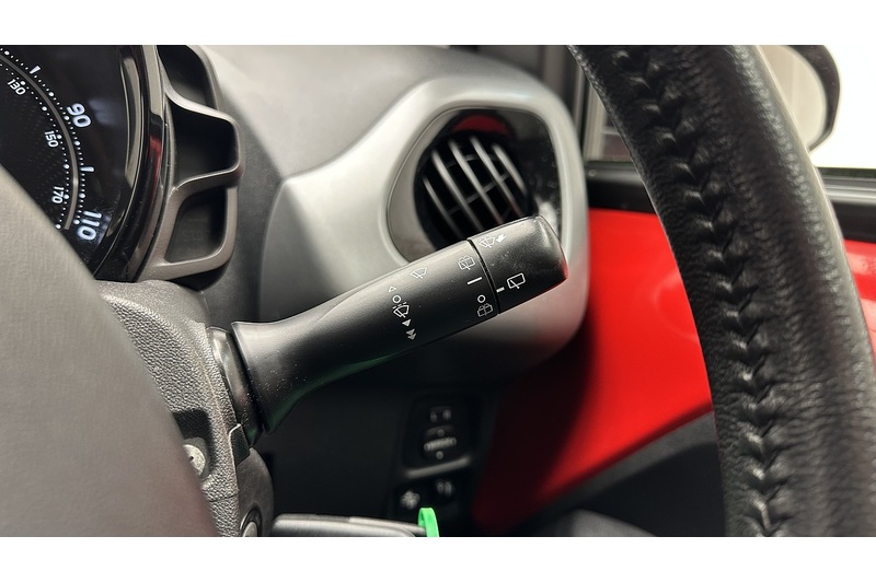 Toyota AYGO VVT-i x-play - U1276
