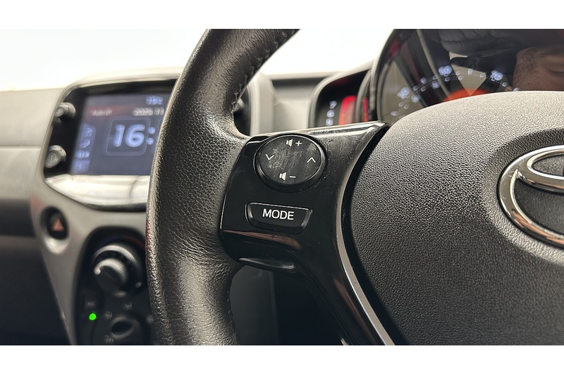 Toyota AYGO VVT-i x-play - U1276
