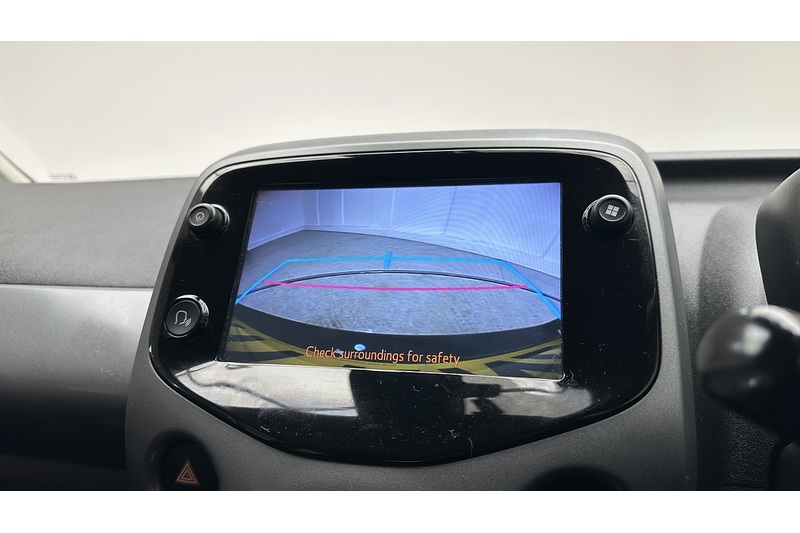 Toyota AYGO VVT-i x-play - U1276