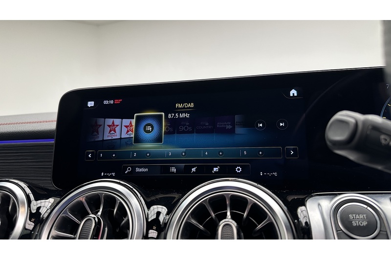 Mercedes-Benz EQB EQB 350 AMG Line - U1277