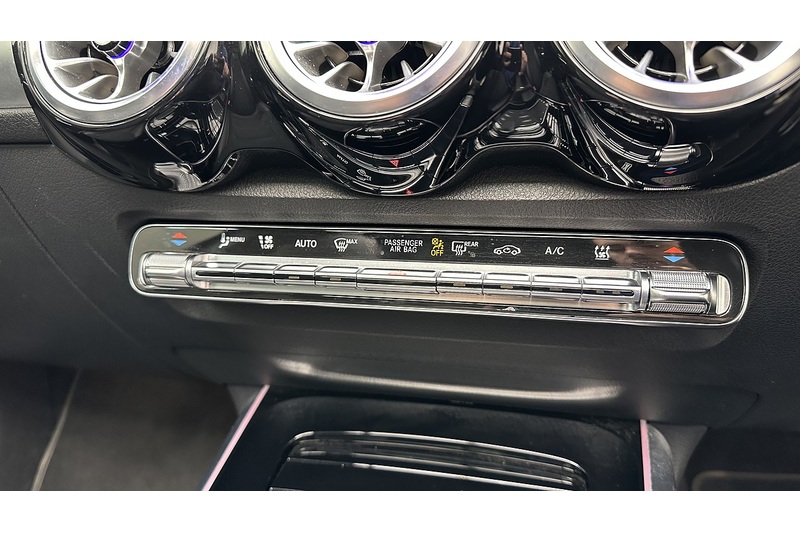 Mercedes-Benz EQB EQB 350 AMG Line - U1277