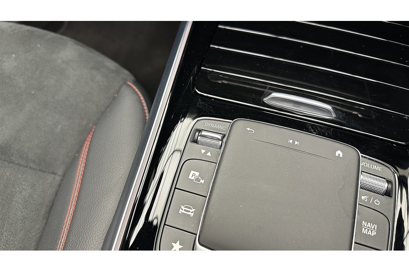 Mercedes-Benz EQB EQB 350 AMG Line - U1277