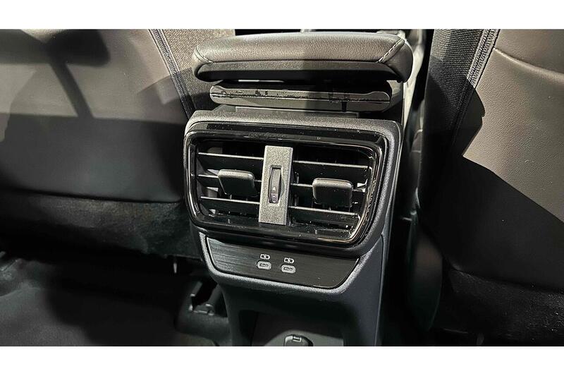 Lexus RZ 450e Urban - U130