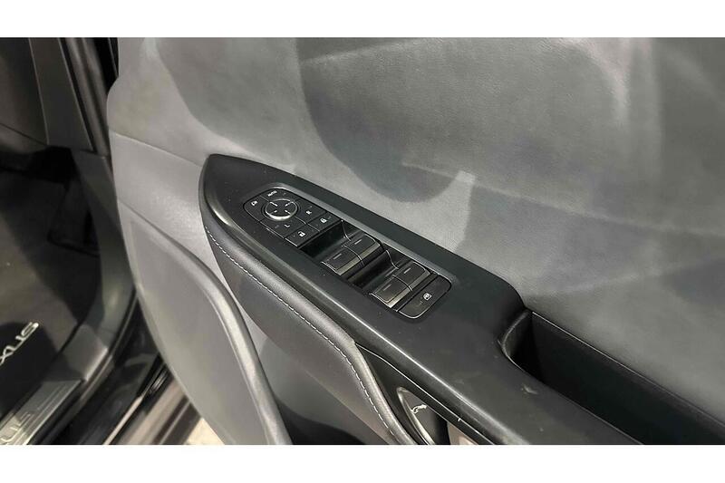 Lexus RZ 450e Urban - U130