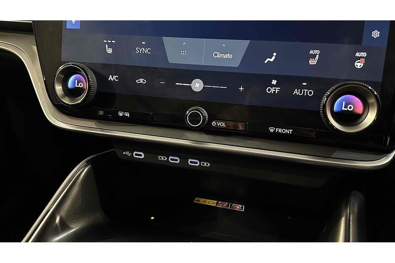 Lexus RZ 450e Urban - U130