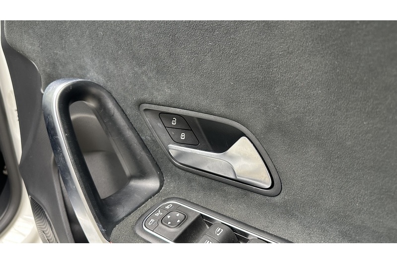 Mercedes-Benz A Class A220 AMG Line - U1300