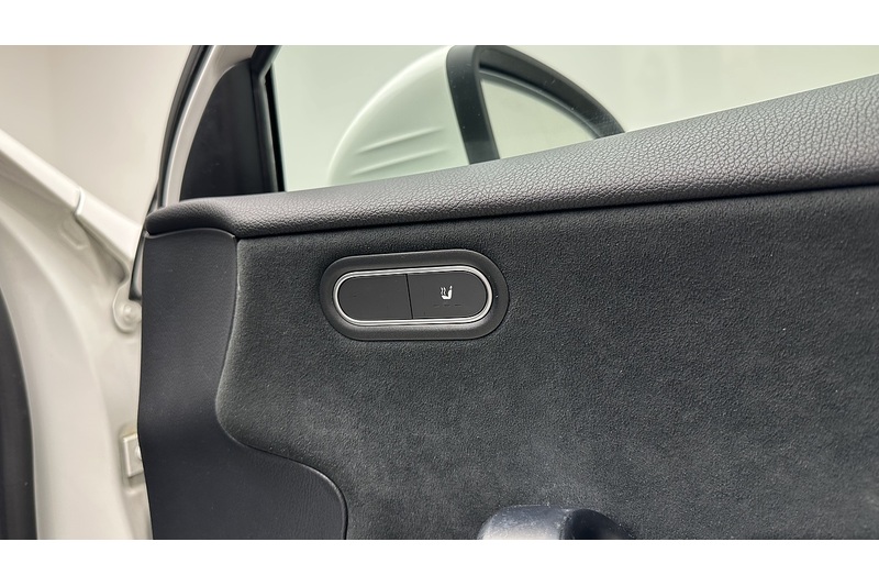 Mercedes-Benz A Class A220 AMG Line - U1300