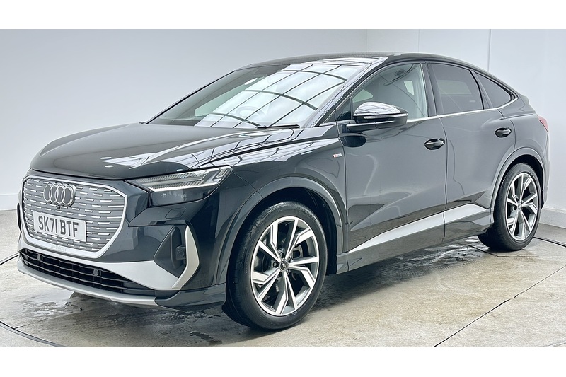 Audi Q4 e-tron Launch Edition - U1540