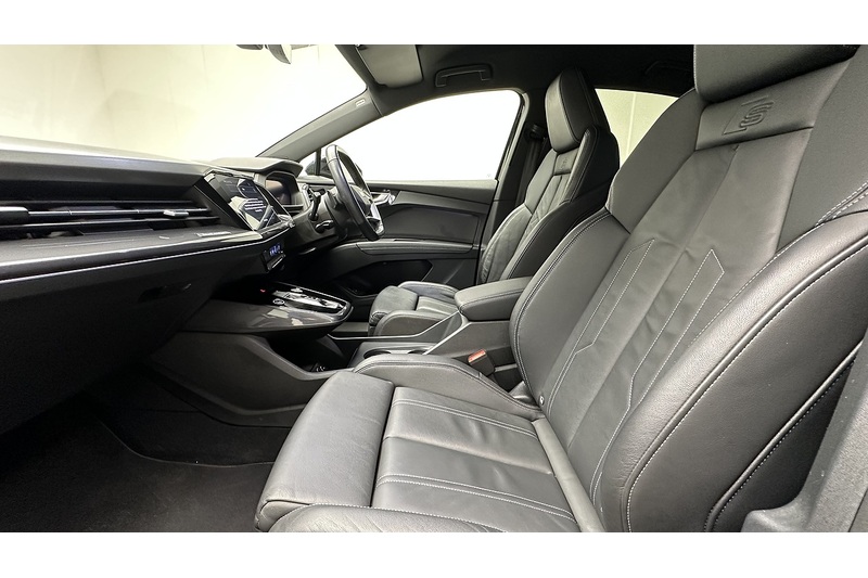 Audi Q4 e-tron Launch Edition - U1540