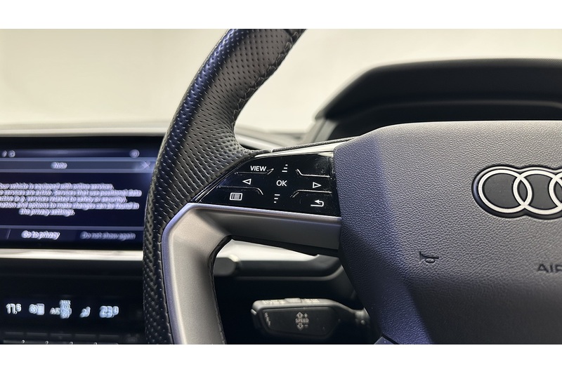 Audi Q4 e-tron Launch Edition - U1540