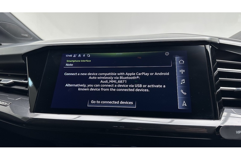 Audi Q4 e-tron Launch Edition - U1540