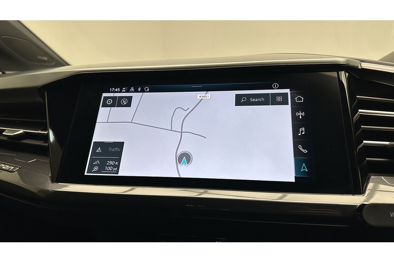 Audi Q4 e-tron Launch Edition - U1540