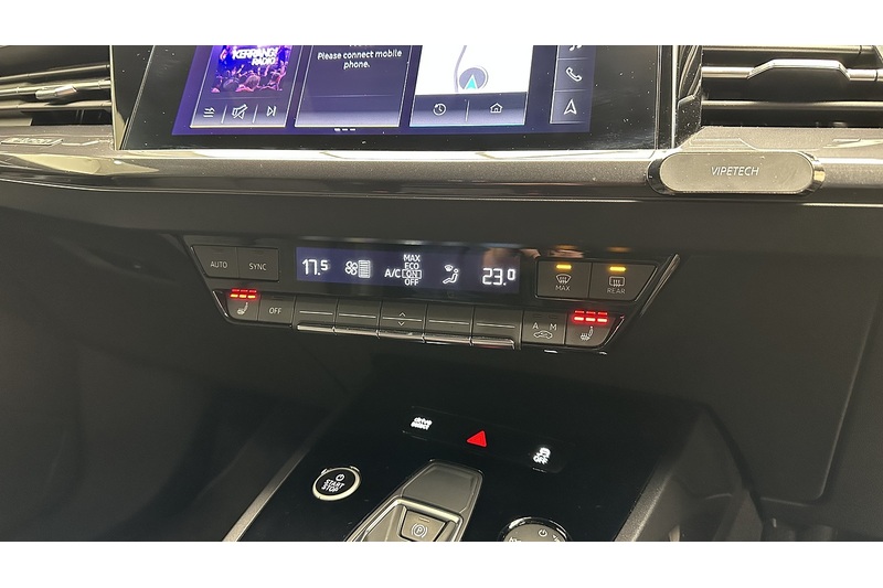 Audi Q4 e-tron Launch Edition - U1540