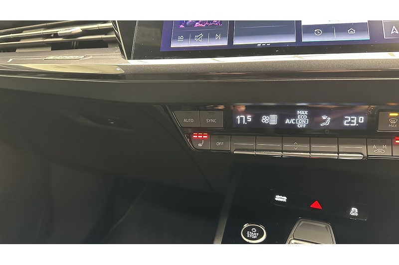 Audi Q4 e-tron Launch Edition - U1540