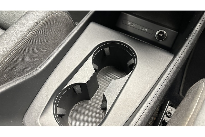 Audi Q4 e-tron Launch Edition - U1540