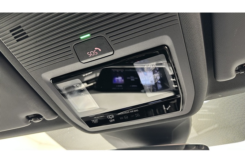 Audi Q4 e-tron Launch Edition - U1540