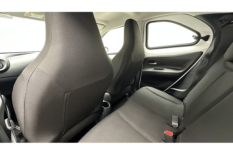 Toyota Aygo X VVT-i Pure - U1545