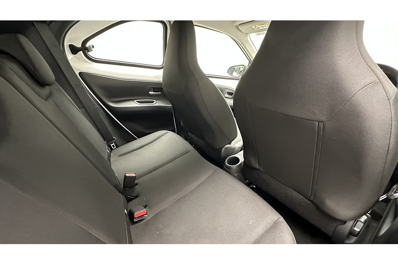 Toyota Aygo X VVT-i Pure - U1545