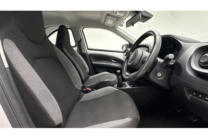 Toyota Aygo X VVT-i Pure - U1545