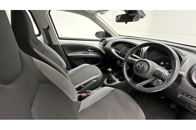 Toyota Aygo X VVT-i Pure - U1545