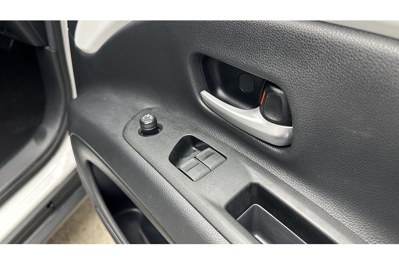 Toyota Aygo X VVT-i Pure - U1545