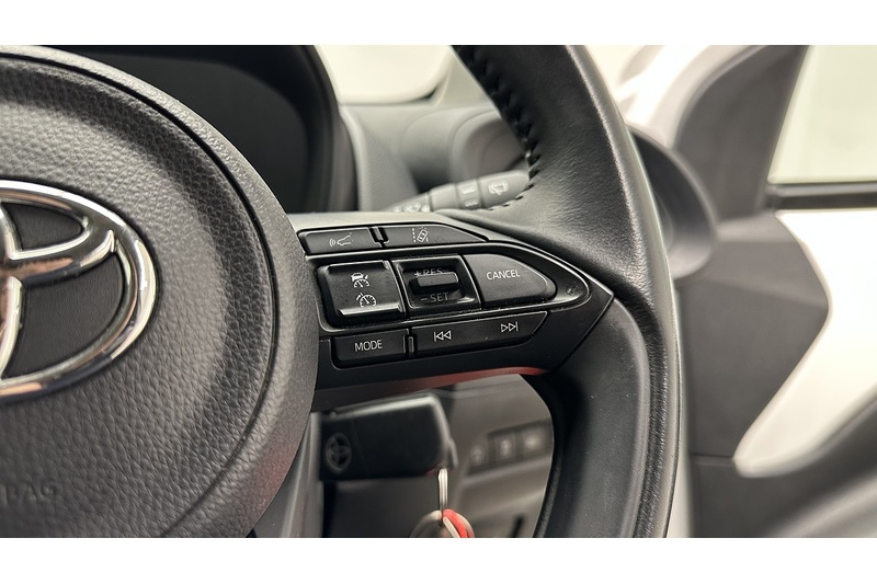 Toyota Aygo X VVT-i Pure - U1545