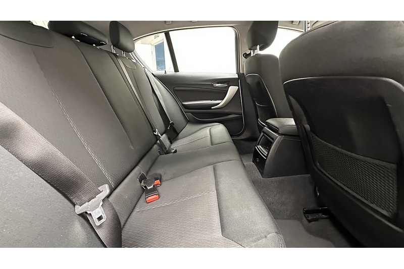 BMW 1 Series 116d SE Business - U1555