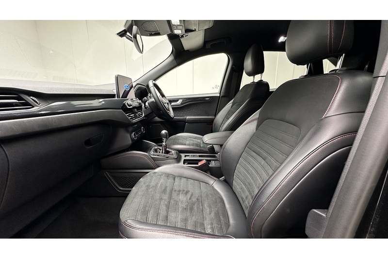 Ford Kuga T EcoBoost ST-Line First Edition - U1590