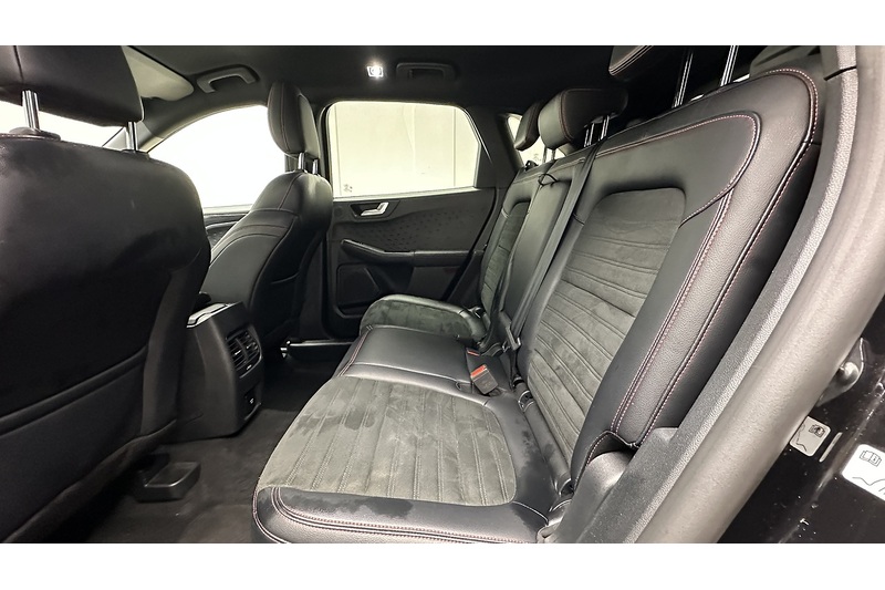 Ford Kuga T EcoBoost ST-Line First Edition - U1590