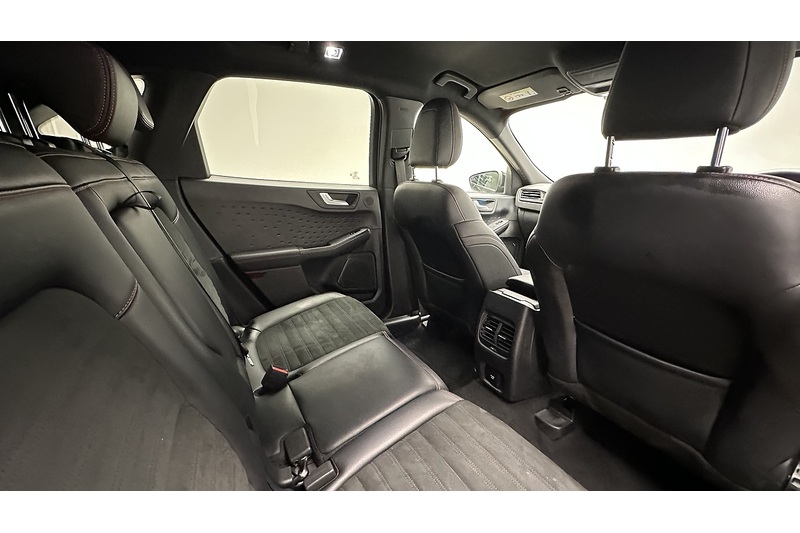 Ford Kuga T EcoBoost ST-Line First Edition - U1590