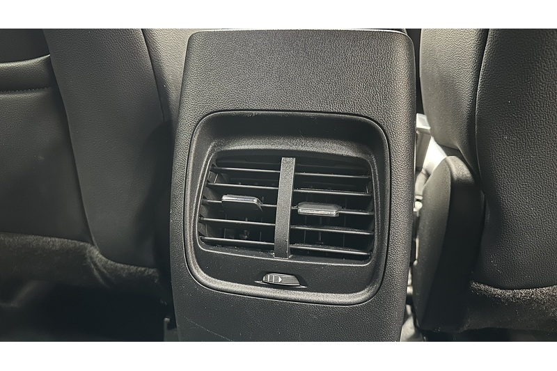 Ford Kuga T EcoBoost ST-Line First Edition - U1590