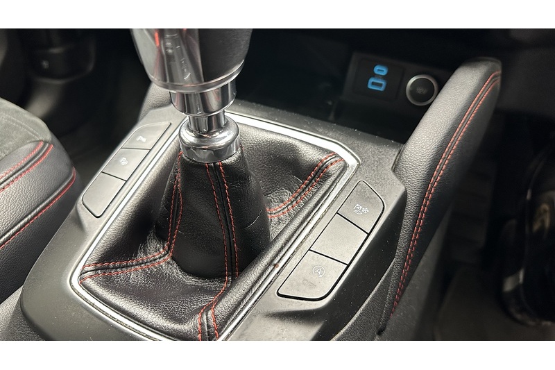 Ford Kuga T EcoBoost ST-Line First Edition - U1590