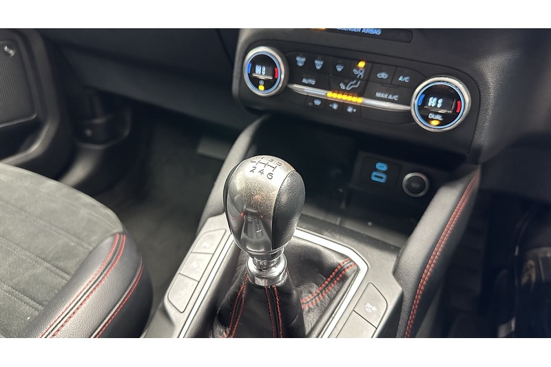 Ford Kuga T EcoBoost ST-Line First Edition - U1590