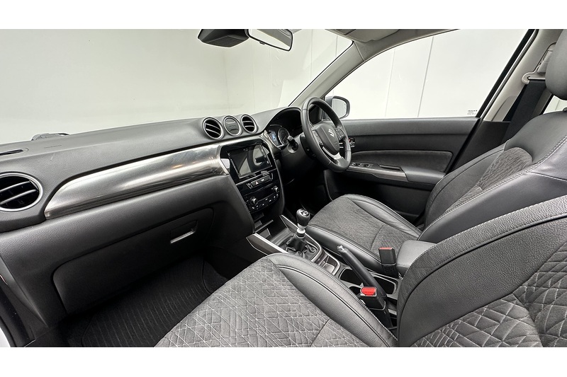 Suzuki Vitara Boosterjet MHEV SZ5 - U1638