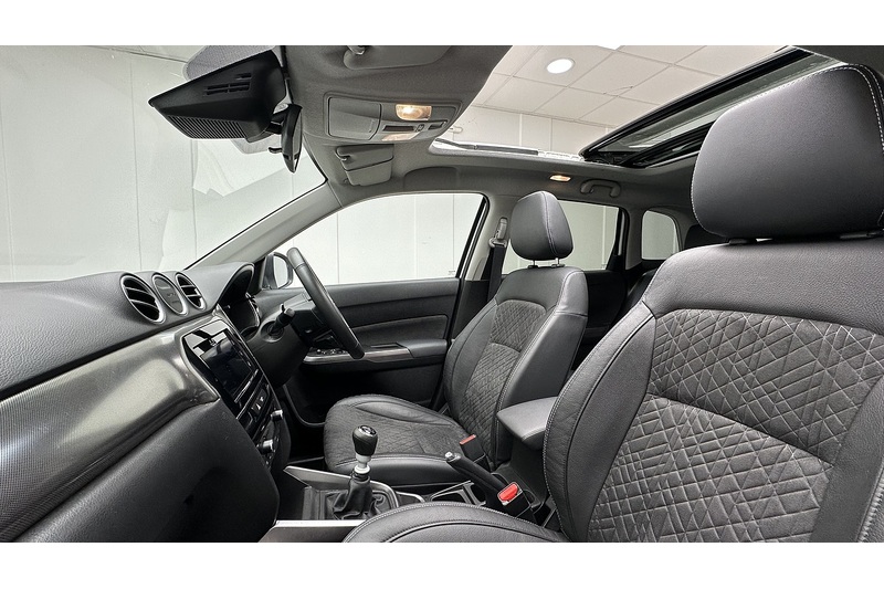 Suzuki Vitara Boosterjet MHEV SZ5 - U1638