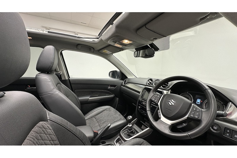 Suzuki Vitara Boosterjet MHEV SZ5 - U1638