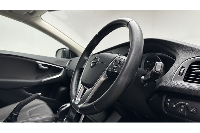 Volvo V40 Cross Country T3 - U1710