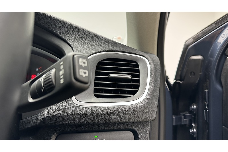 Volvo V40 Cross Country T3 - U1710