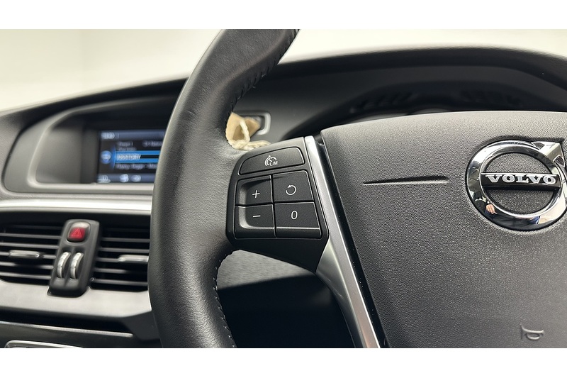 Volvo V40 Cross Country T3 - U1710