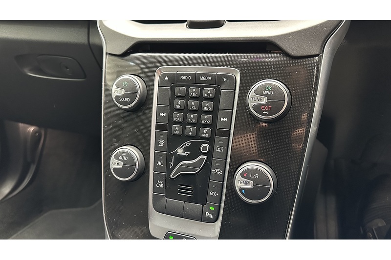 Volvo V40 Cross Country T3 - U1710