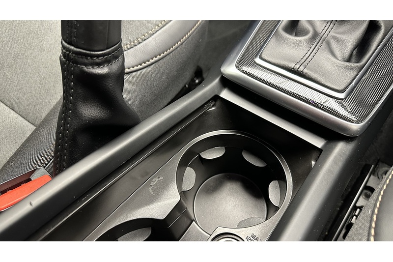 Volvo V40 Cross Country T3 - U1710