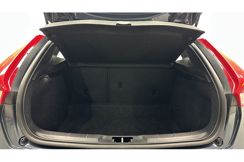 Volvo V40 Cross Country T3 - U1710