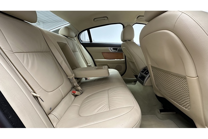 Jaguar XF d V6 Luxury - U173