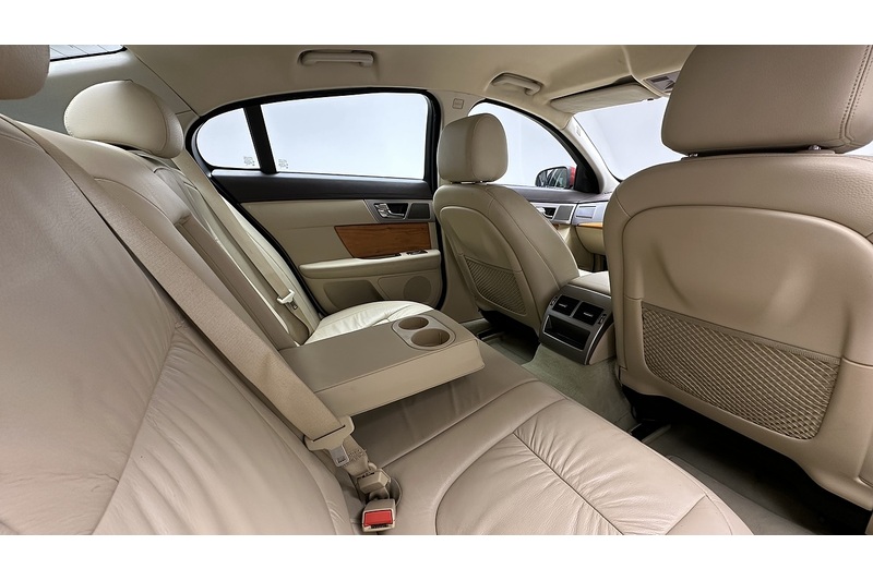 Jaguar XF d V6 Luxury - U173