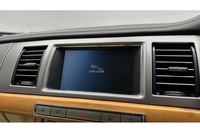 Jaguar XF d V6 Luxury - U173