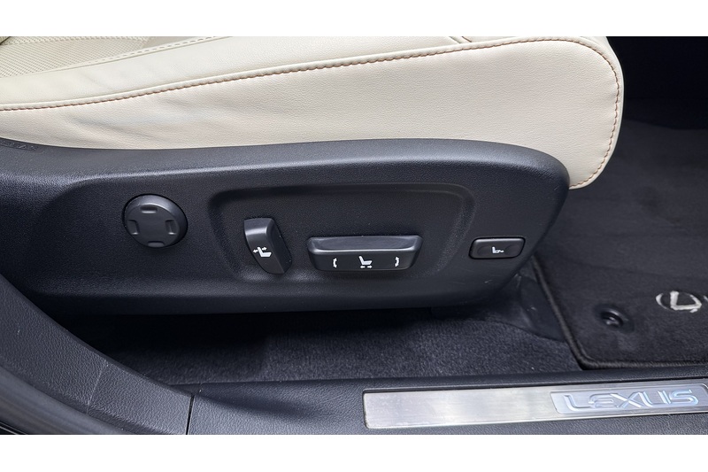 Lexus RX 450h Takumi - U1782