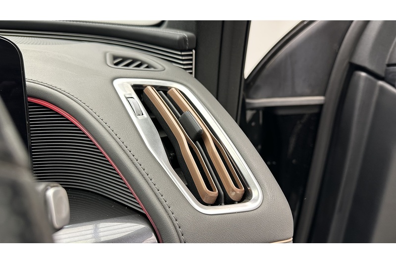 Mercedes-Benz EQC EQC 400 AMG Line - U1798