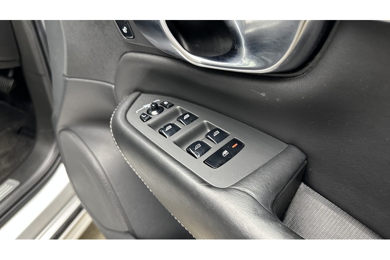 Volvo XC90 B5 MHEV Inscription Pro - U1817